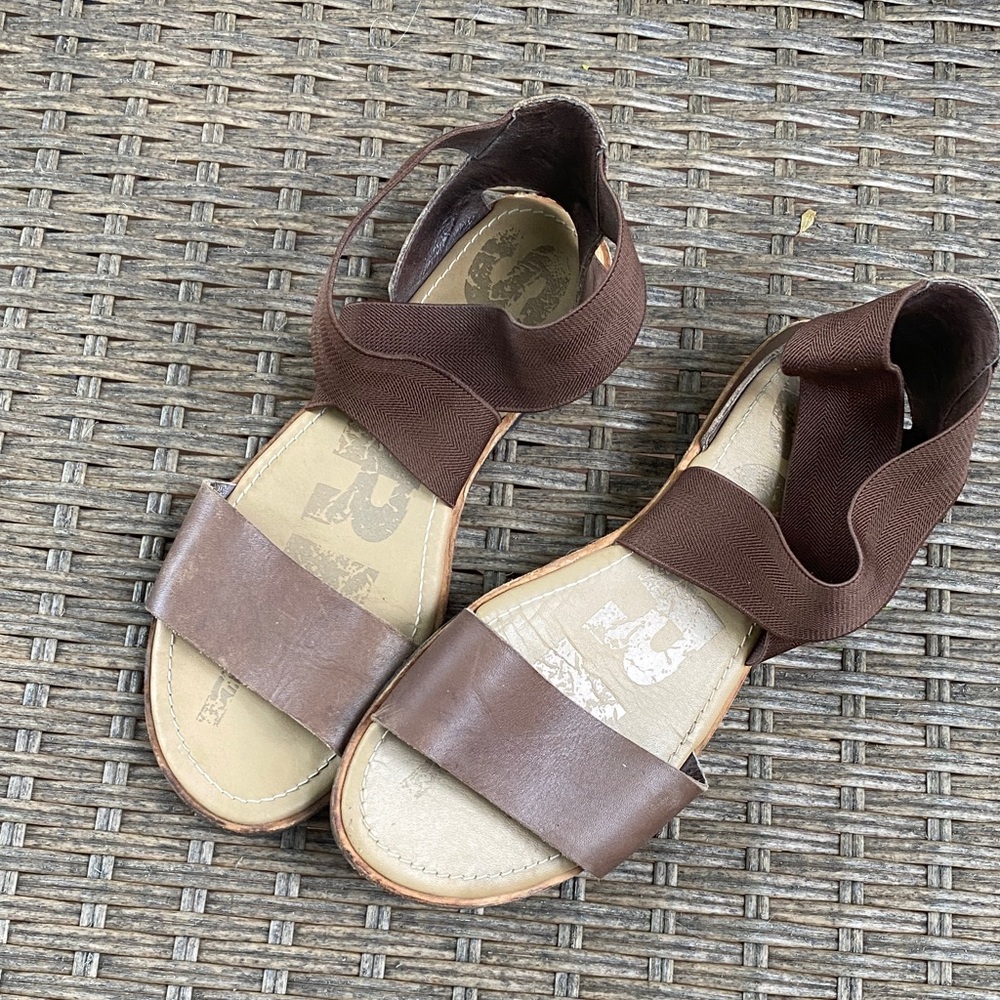 Sorel Brown Sandals